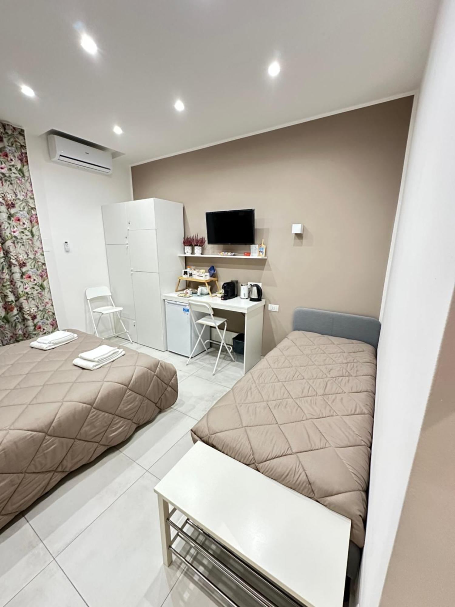 Hotel Di Passaggio Bari Zewnętrze zdjęcie