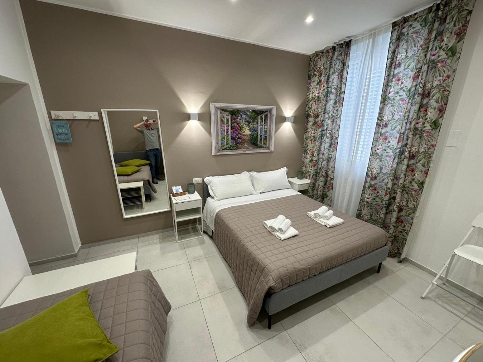 Hotel Di Passaggio Bari Zewnętrze zdjęcie